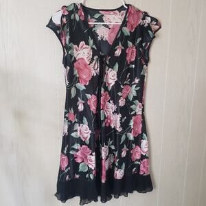 Lavendar black floral silky short night gown size small